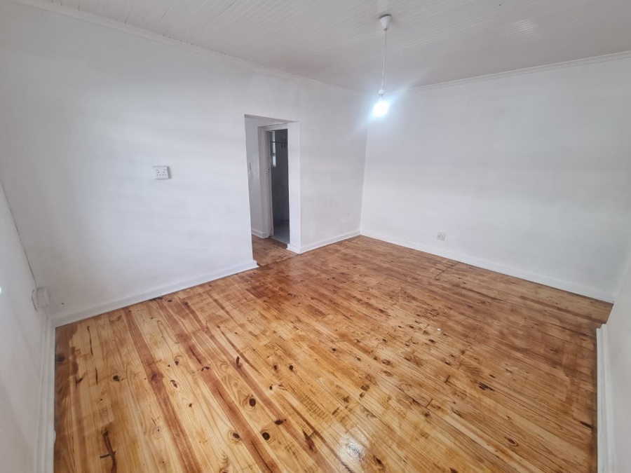 To Let 2 Bedroom Property for Rent in Lansdowne Western Cape